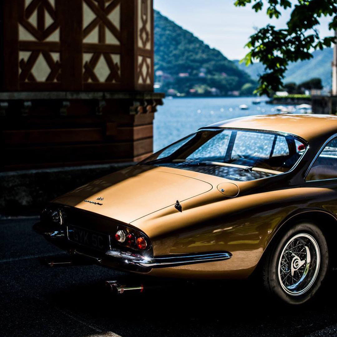 1080x1080, 263 Kb / автомобиль, классика, ретро, горы,