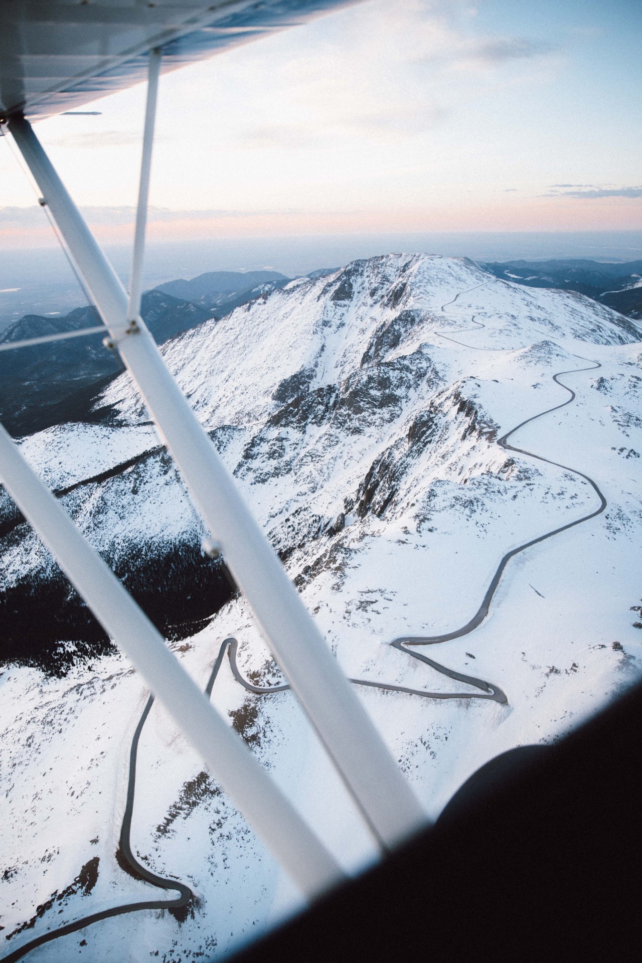 1280x1920, 597 Kb / горы, снег, дорога, серпантин