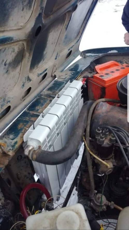 498x886, 51 Kb / капот, батарея, ноу-хау, из говна и палок, печка