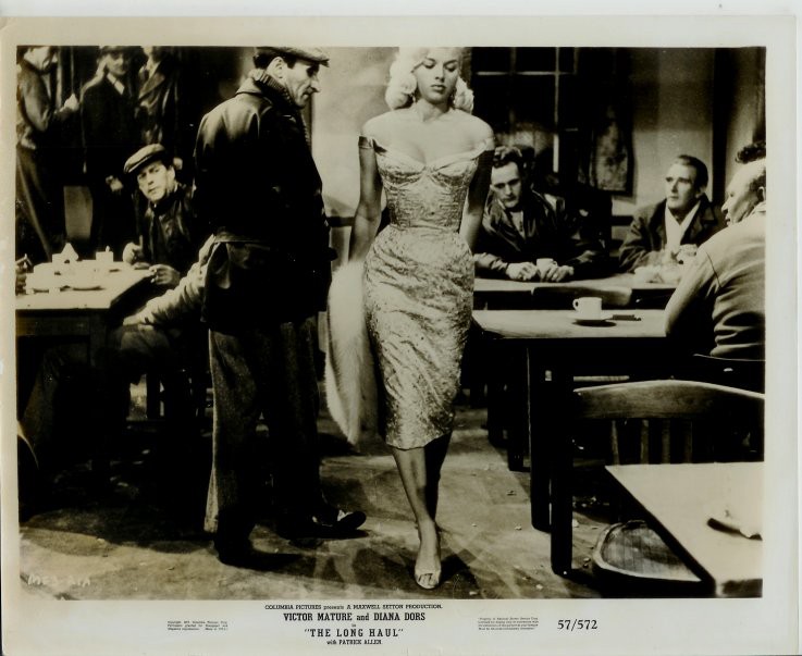 737x603, 85 Kb / ретро, девушка, мужчины, ч/б, Diana Dors