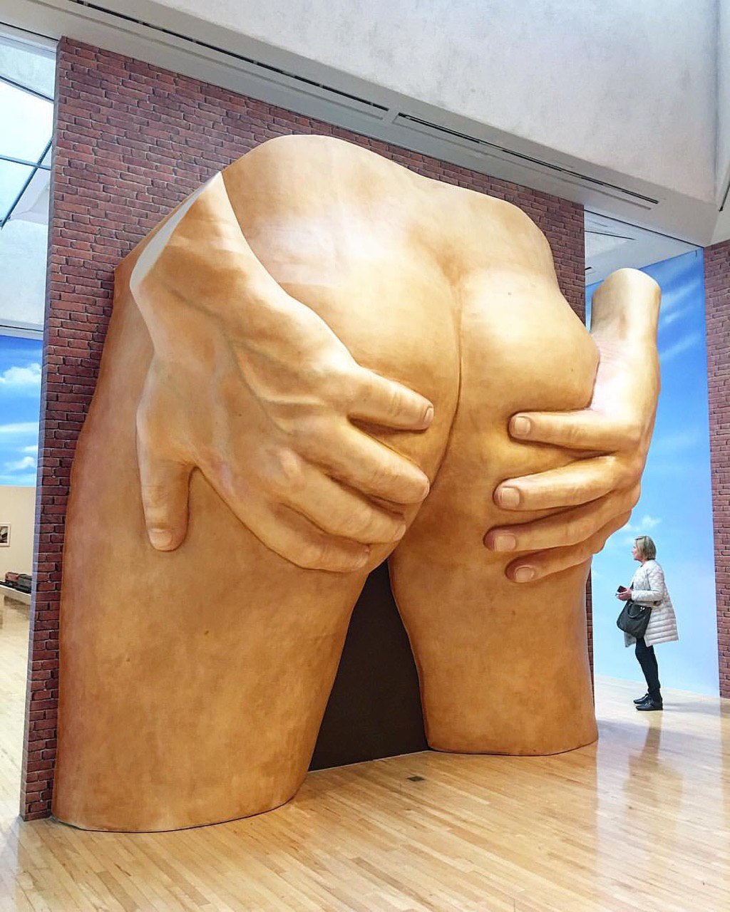 1024x1280, 234 Kb / Руки, жопа, стена, женщина