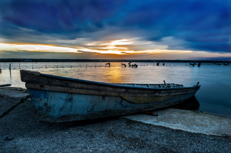 800x532, 465 Kb / лодка, берег, закат