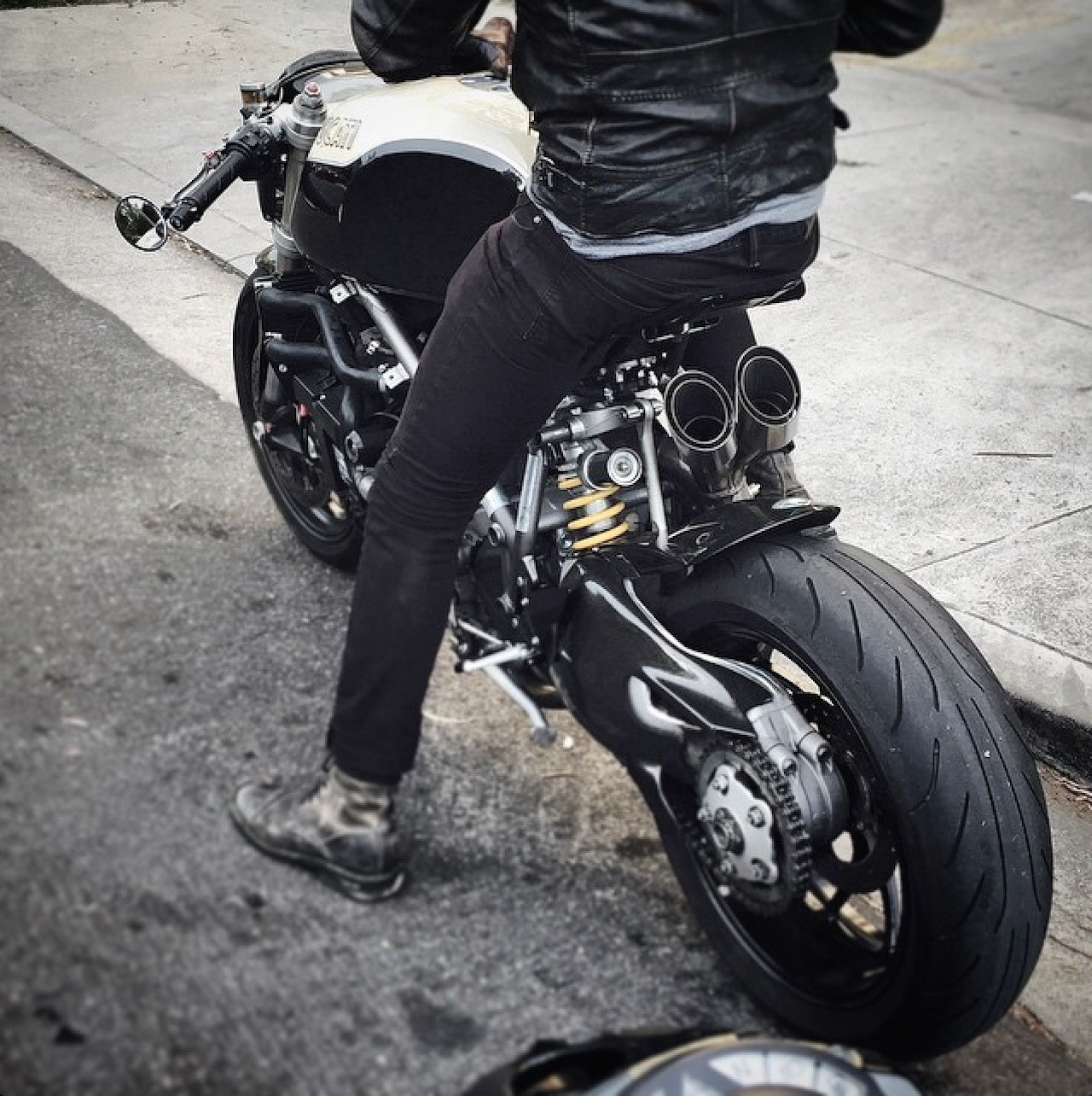 1280x1284, 435 Kb / мотоцикл, куртка, джинсы