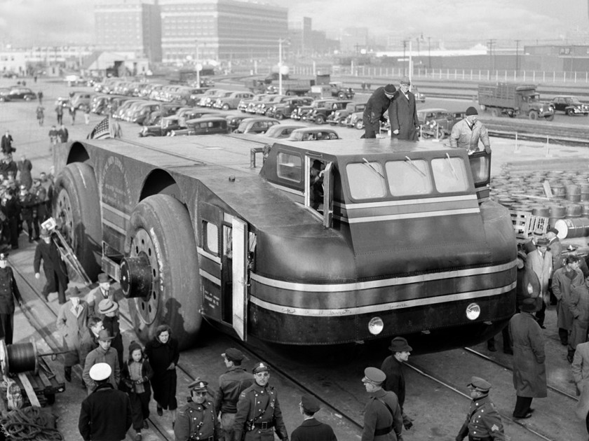 840x630, 133 Kb / США, автомобиль, Снежный крейсер, пингвин, Антарктида