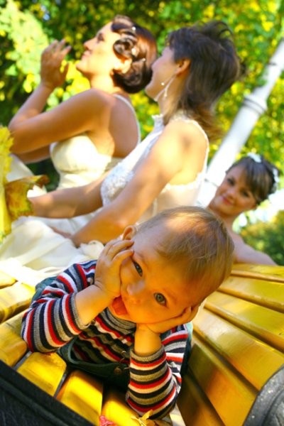 400x600, 59 Kb / девки, дитя, ребенок, язык