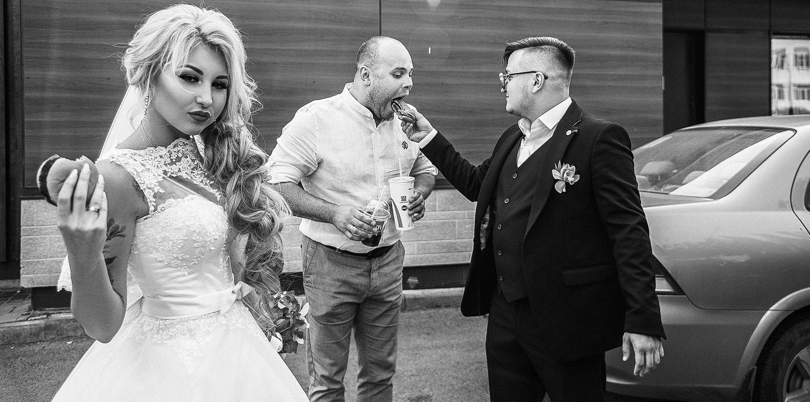 1600x795, 225 Kb / BIOCITY2, свадьба, бургеры, невеста, жених, машина, свидетель