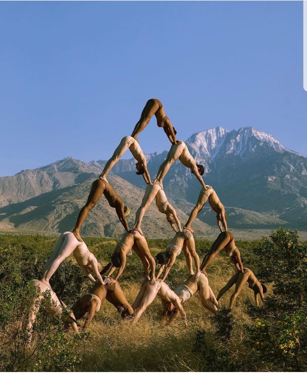 1052x1280, 173 Kb / горы, люди, пирамида, будем считать ёлкой