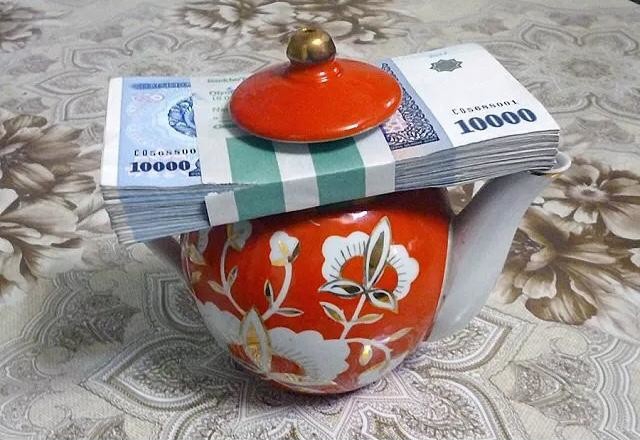 640x440, 137 Kb / Чайник, деньги, миллион