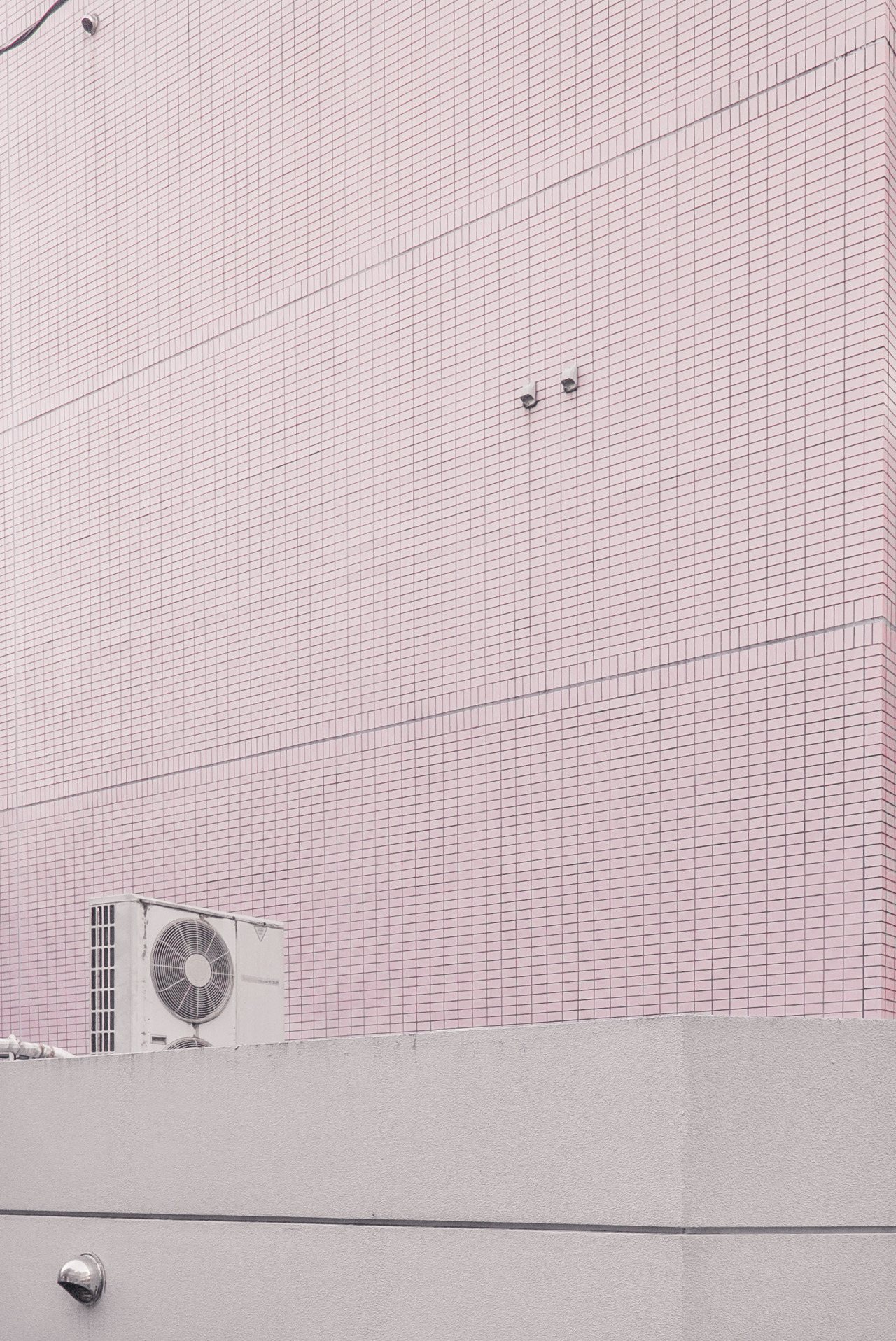 1280x1916, 631 Kb / здание, стенка, труба, слив, кондиционер