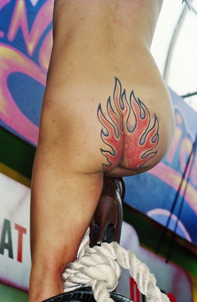 391x600, 47 Kb / жопа, канат, тату, огонь, ничо так, попости