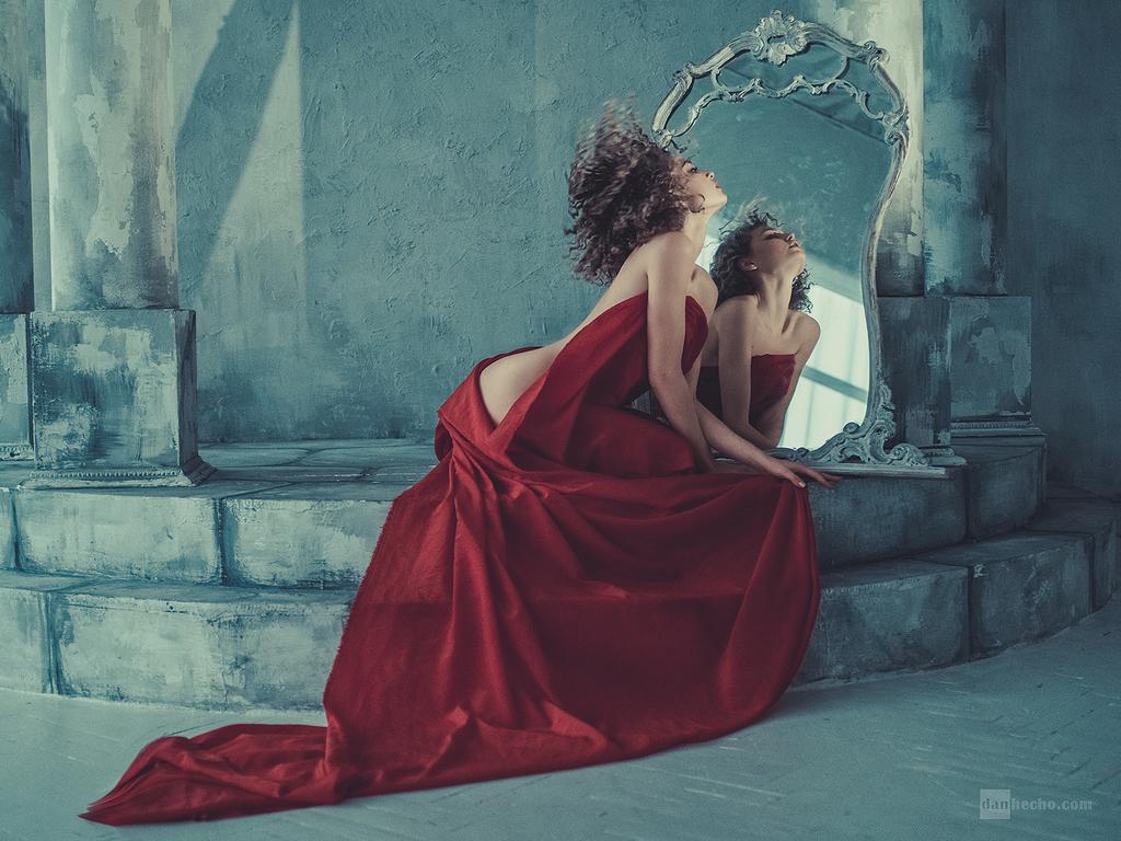 1024x768, 102 Kb / кудри, материя, зеркало, ступени, рефлексия, danhecho