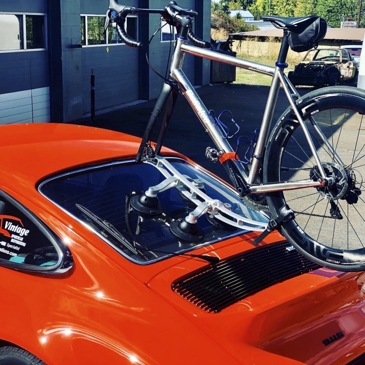 1280x1280, 465 Kb / автомобиль, велосипед, кронштейн, присоски