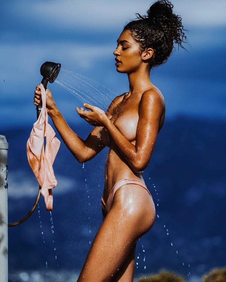 750x937, 81 Kb / душ, пляж, купальник, мокрая, raven lyn, Рэйвен Лин