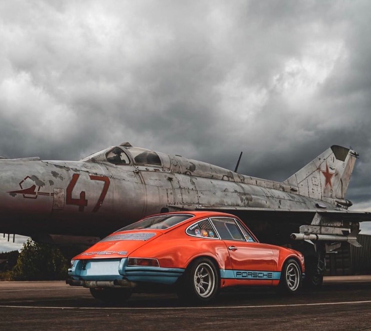 1242x1107, 135 Kb / автомобиль, классика, ретро, самолет, порше, МИГ-21
