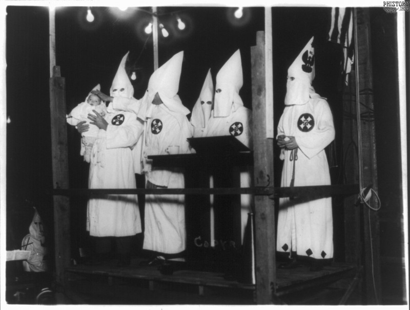 800x604, 78 Kb / Ку-клукс-клан, крещение, ребенок, сша