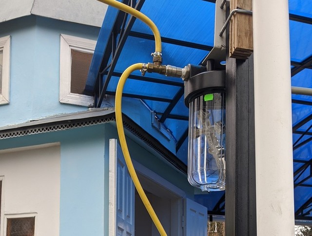 640x485, 73 Kb / шланг, вода, святая, крест