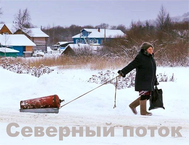 640x491, 65 Kb / баллон, газ, северный поток, зима, величие, валенки, веревка, поддон, санки