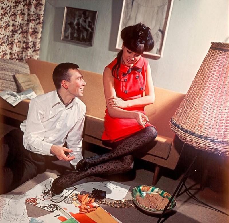 800x779, 165 Kb / Зайцев, манекенщица, ссср, платье, рубаха, диван, картина, торшер, эскизы, рисунки