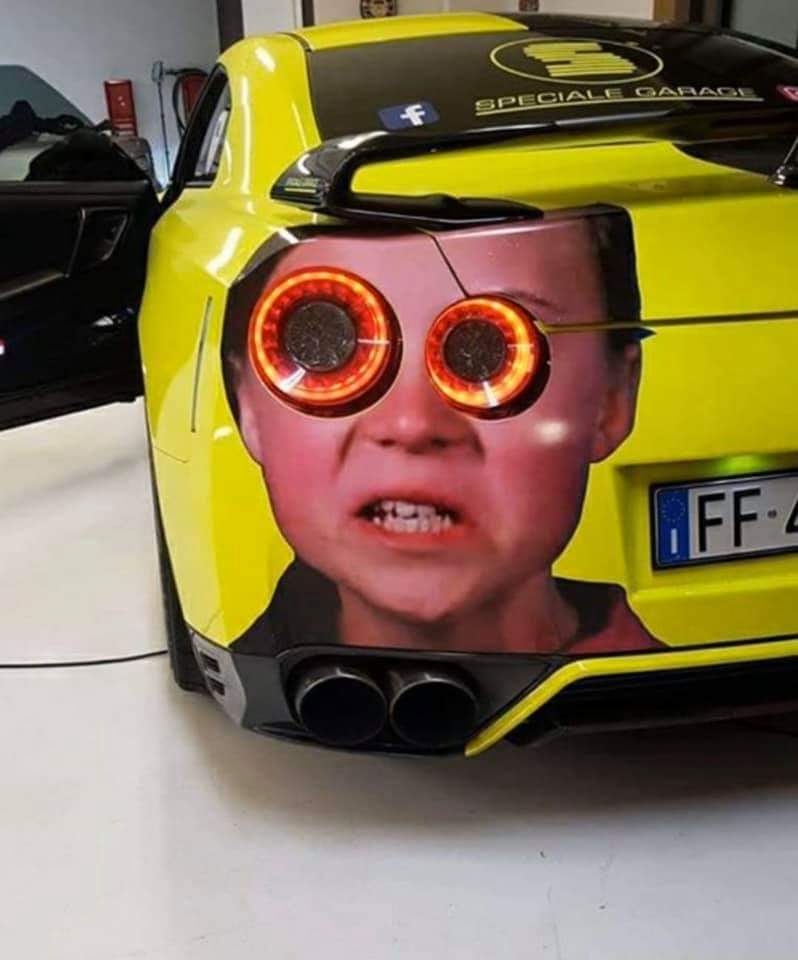 798x960, 50 Kb / грета тунберг, глаза, фонари, авто