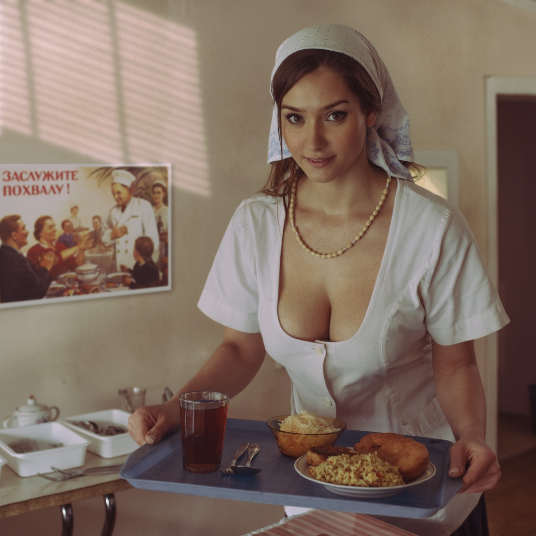 1080x1080, 301 Kb / David Dubnitskiy, Давид Дубницкий, поднос, косынка, плакат, декольте, вырез, стакан, бусы