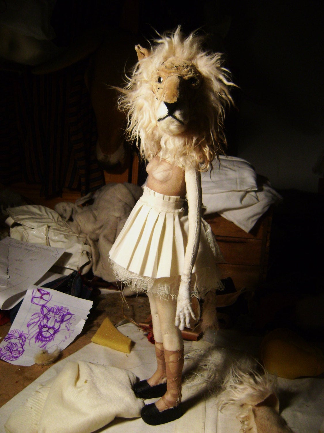 1125x1500, 213 Kb / кукла, лев, голова, юбка, рисунок