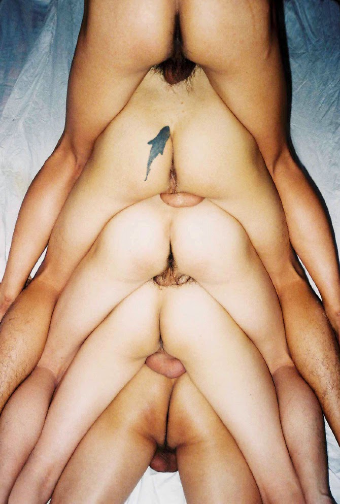 670x993, 113 Kb / группа, жопы, яйца, ноги, тату, дельфин