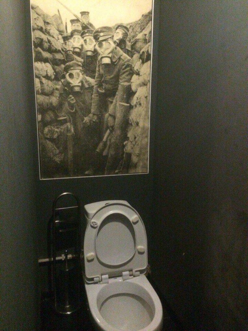 800x1066, 155 Kb / Туалет, картина, газы