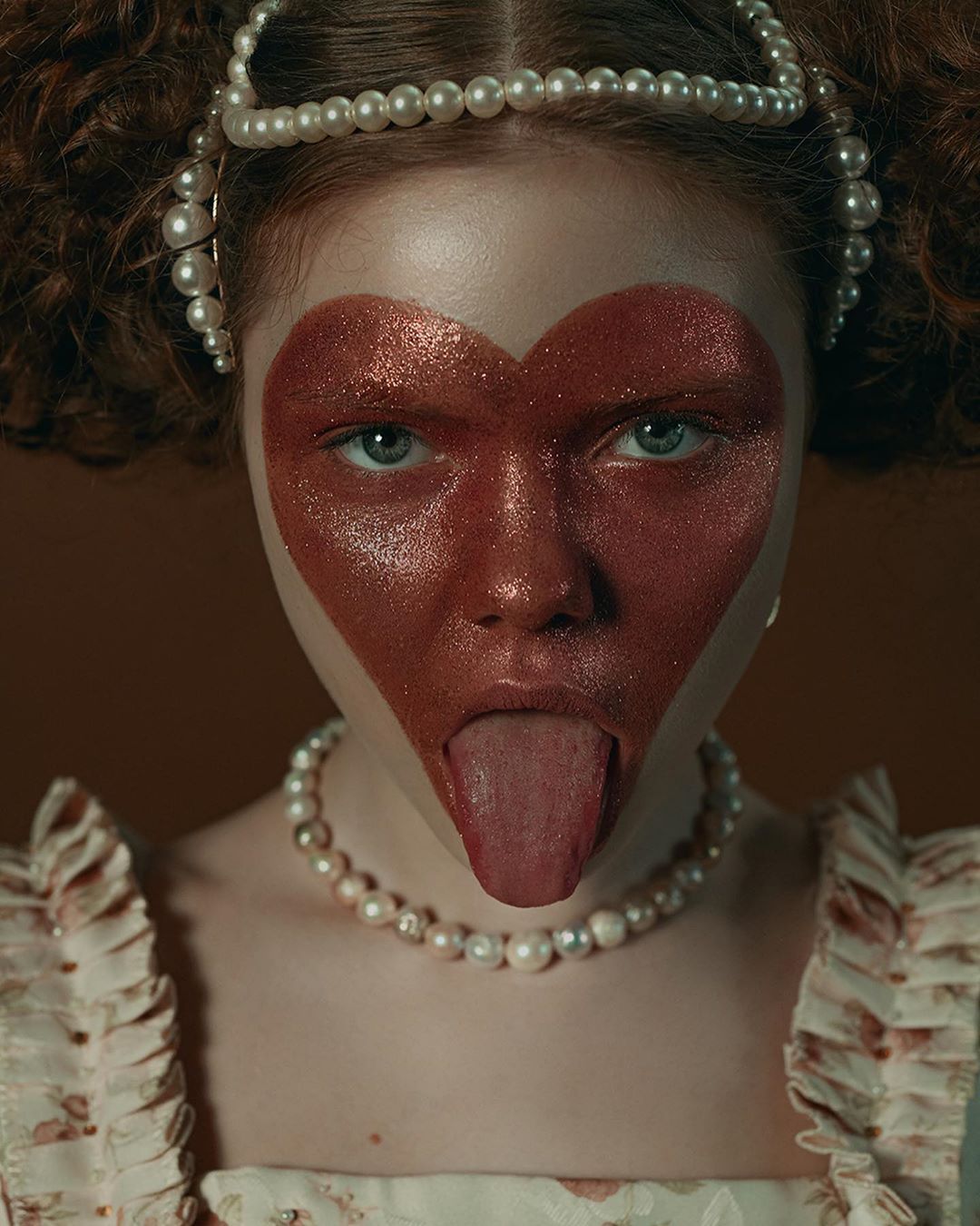 1080x1350, 180 Kb / девка, язык, сердечко, валентинка