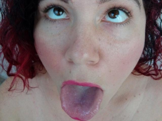 640x480, 27 Kb / Язык, глаза, крашеная