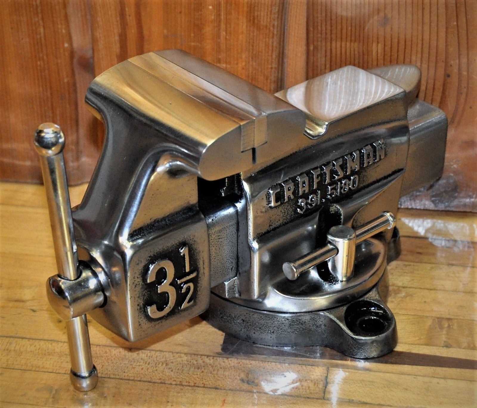 1600x1370, 304 Kb / тиски, крутилка, цифра