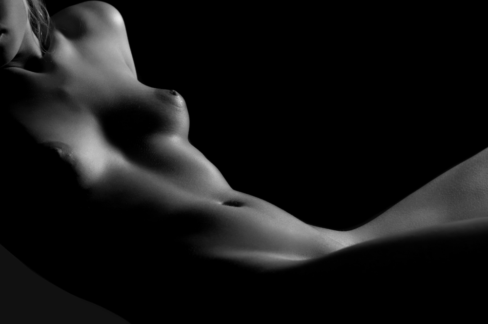 1000x664, 87 Kb / Сиськи, ч/б