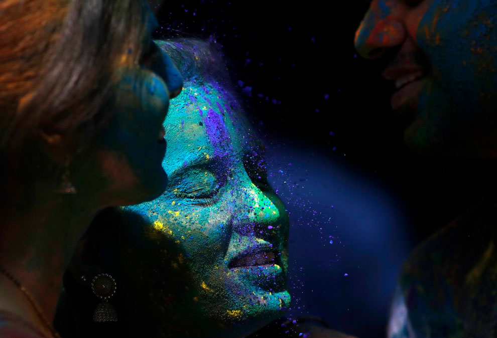 990x674, 108 Kb / краски, лицо, физиономия