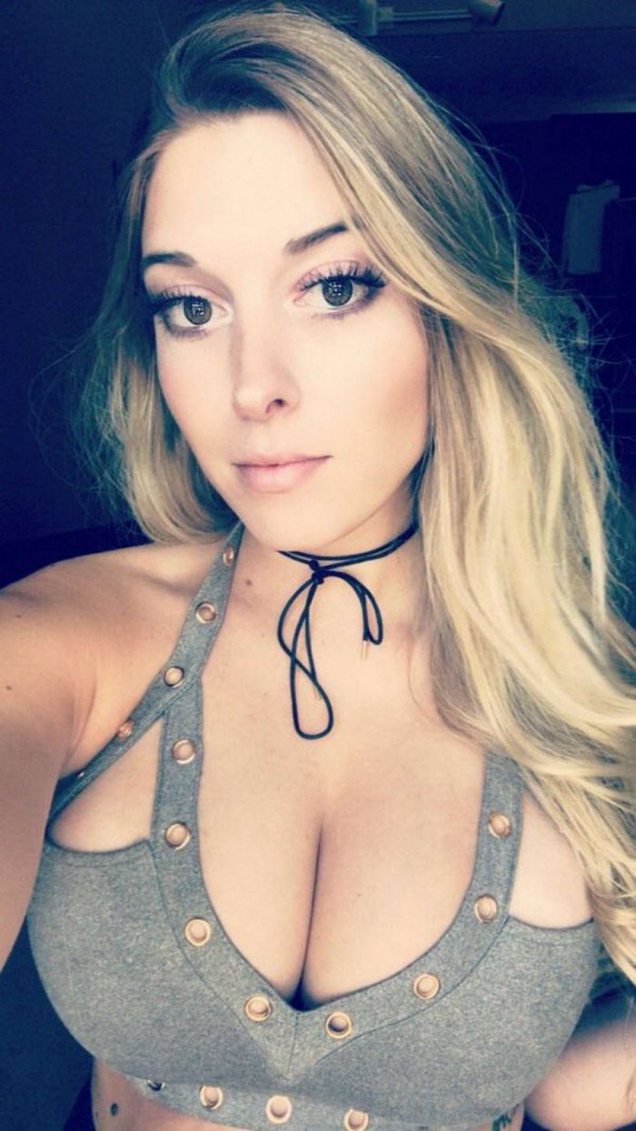 700x1244, 130 Kb / глаза, заклепки, чокер, локоны, бюстгальтер, Taylor Mathis