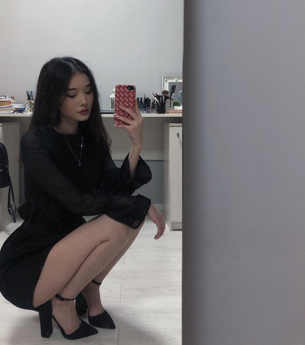 1059x1200, 151 Kb / селфи, брюнетка, якутка