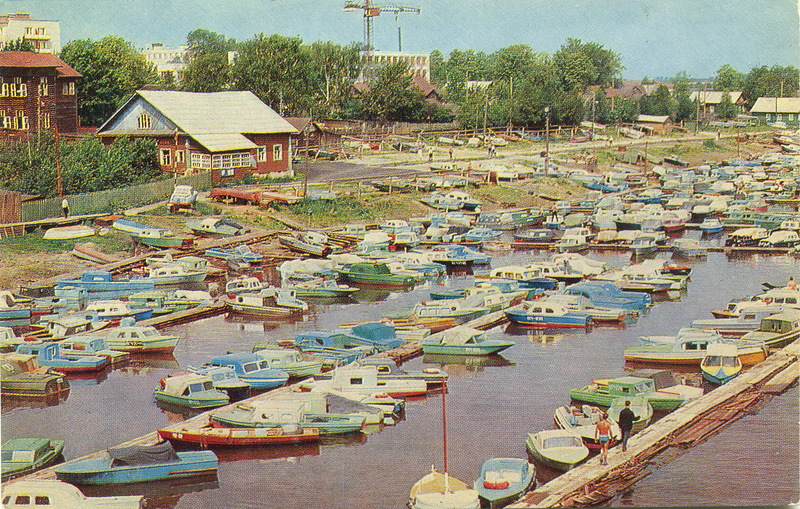 800x509, 304 Kb / ссср, река, катер, стоянка, лодка, лодочная станция