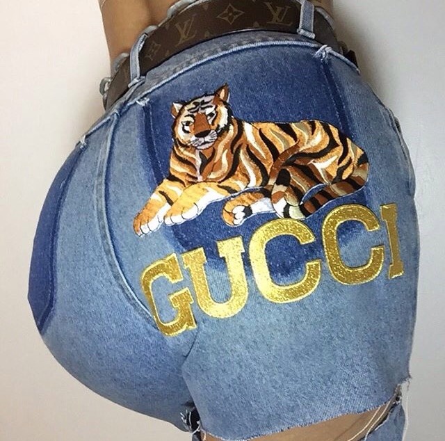 640x634, 132 Kb / жопа, шорты, тигр, гуччи