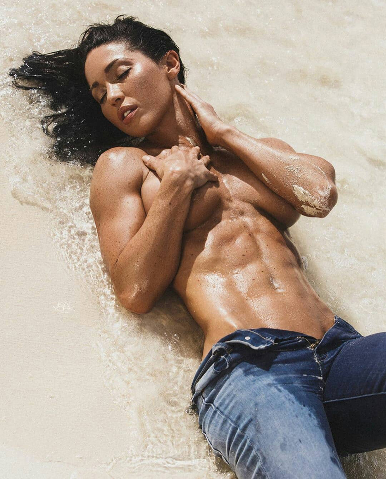 1242x1544, 563 Kb / джинсы, пресс, песок