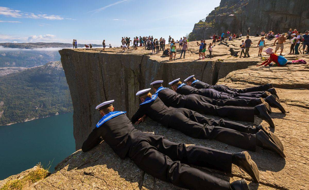 1200x738, 160 Kb / моряки, обзор, скала, выступ, любопытство