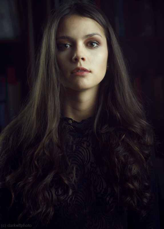 574x800, 176 Kb / брюнетка, darkelfphoto, Holland Roden