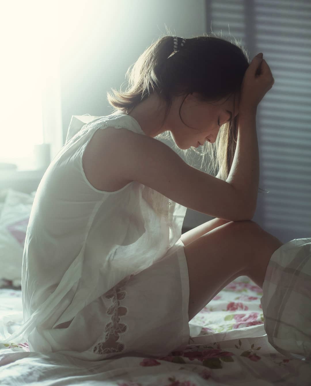 1080x1342, 58 Kb / постель, ночнушка, свет, David Dubnitskiy, Давид Дубницкий