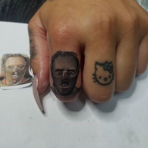 500x500, 25 Kb / рука, коготь, тату, лектер, hello kitty