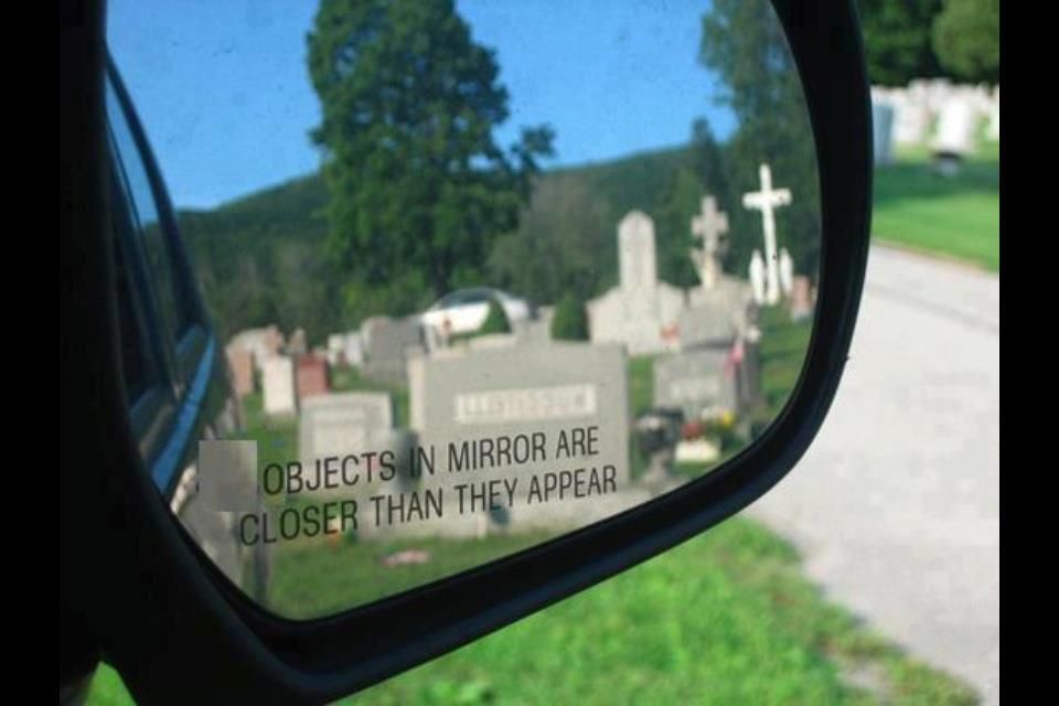 960x640, 51 Kb / зеркало, кладбище