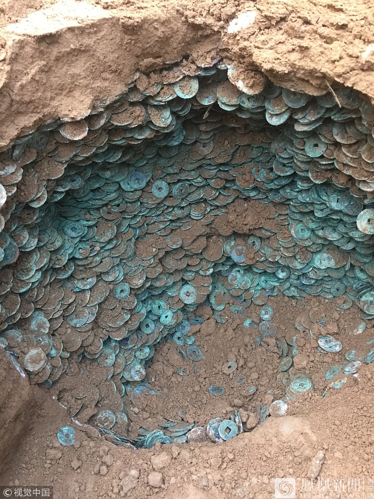 768x1024, 525 Kb / древние, монеты, раскопка, клад