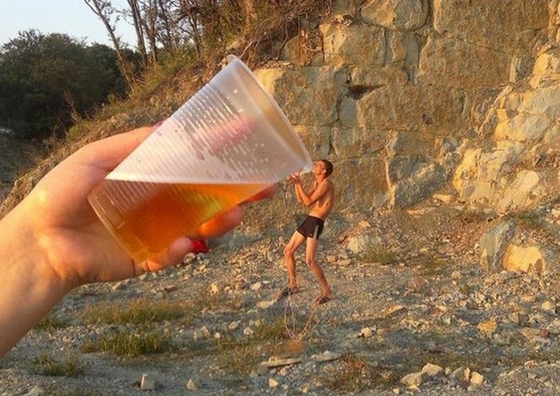 800x566, 145 Kb / стакан, пиво, рука