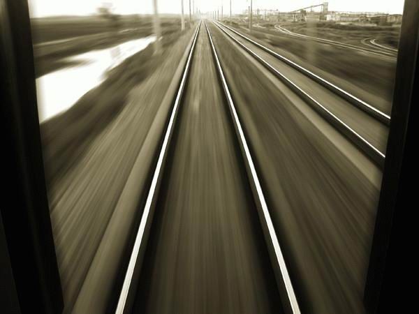 600x450, 37 Kb / дверь, рельсы