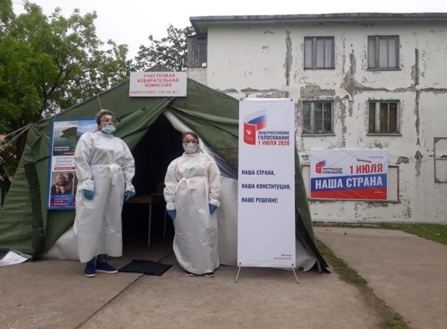 640x472, 75 Kb / голосование, палатка, халат, конституция