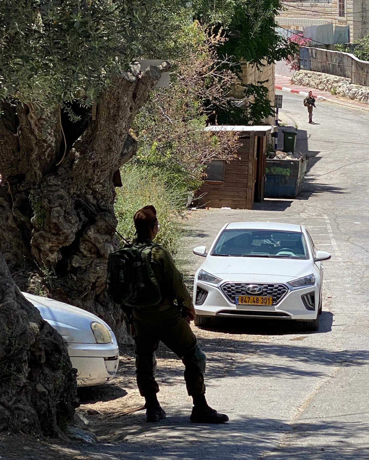 1440x1794, 455 Kb / Израиль, пригорок, армия, Хайфа, солдат, машина, патруль, дома, Ора Бланк