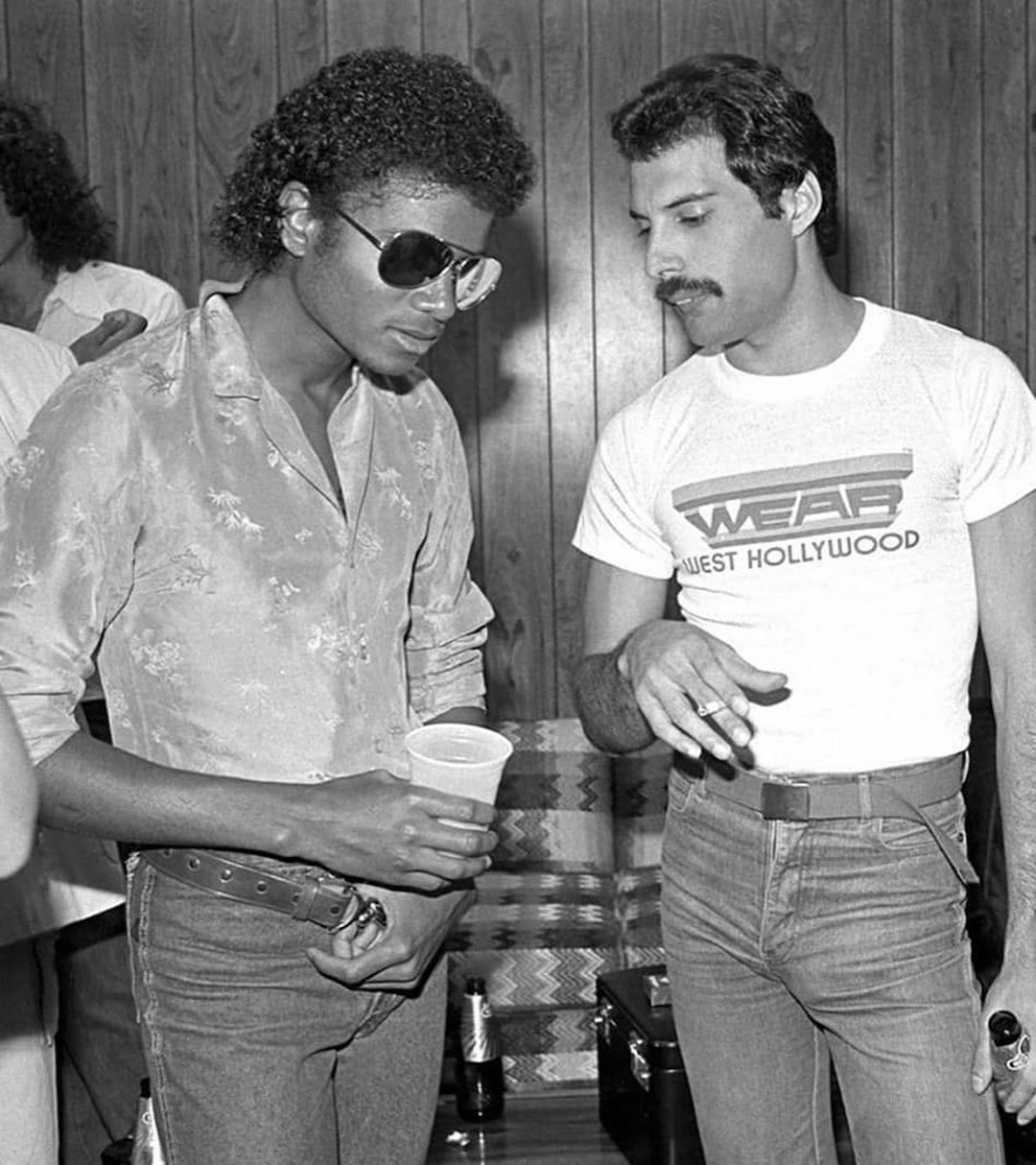 1080x1214, 590 Kb / Майкл Джексон, Фредди Меркури, вечеринка, 1981