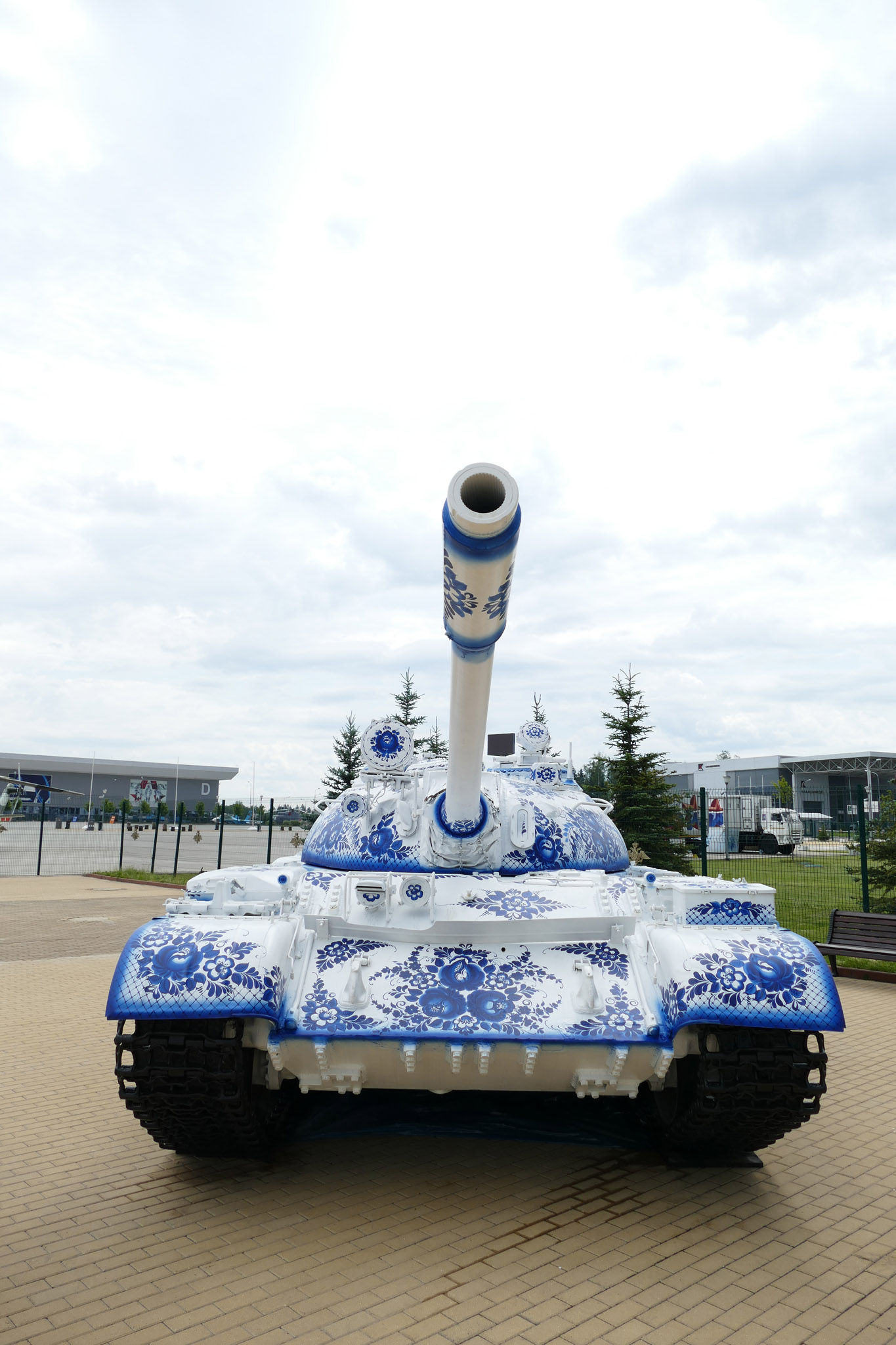 1365x2048, 440 Kb / танк, Т-54Б, гжель, т-54