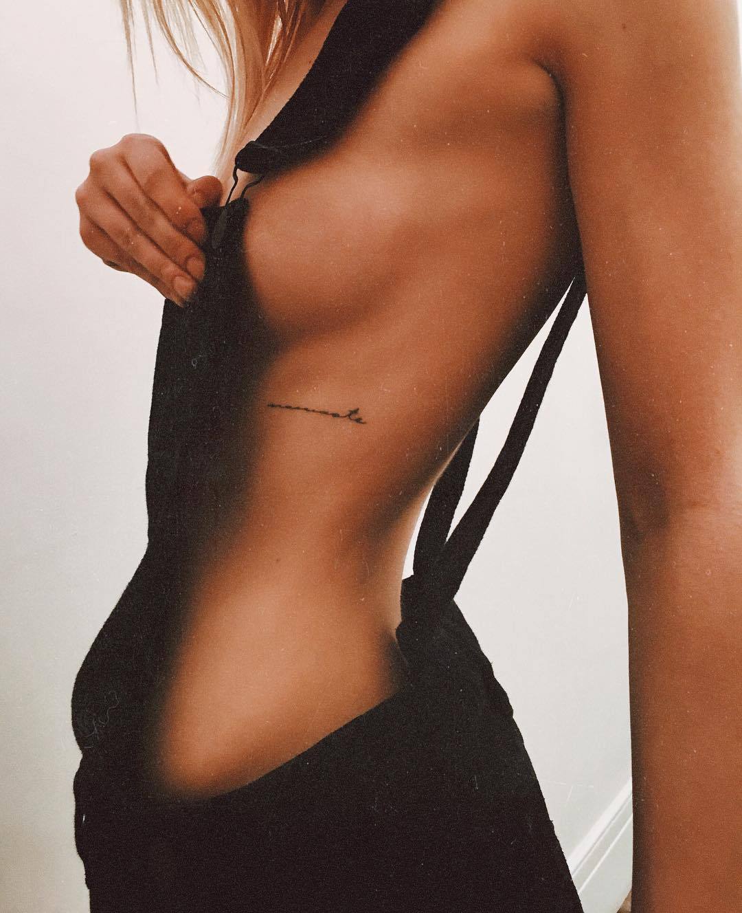 1080x1328, 140 Kb / тату, шлейки, комбинезон, голая, блондинка